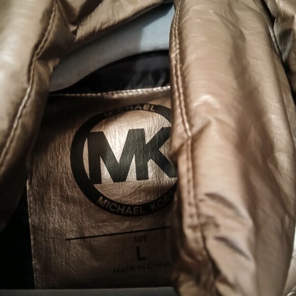 Michael Kors Champagne Metallic Belted Puffer Jacket/ Detachable Hood sz L - Picture 7 of 10